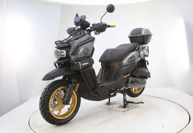 Tank 200 EFI Scooter